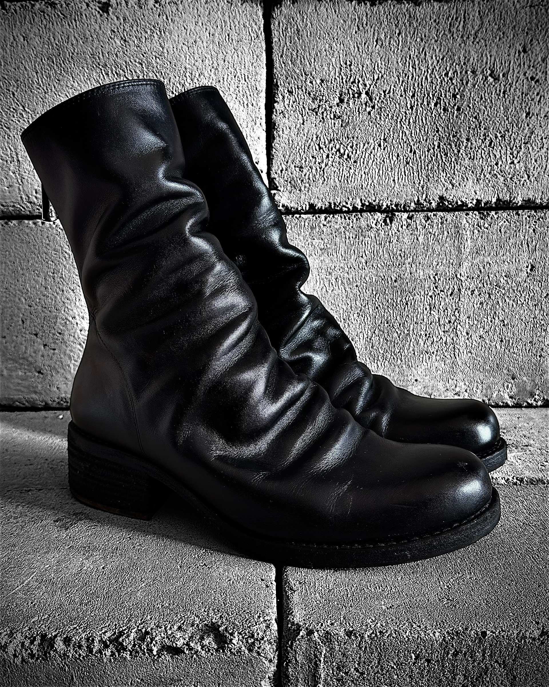 Walker 801B Back Zip Boots in Black